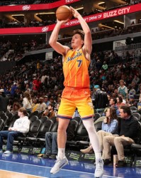 开云网址-仅用46场！库里也没实现的79年NBA三分纪录，被19岁克尼佩尔做到|斯蒂芬·库里|76人队|费城76人队|夏洛特黄蜂队|迈尔斯-布里奇斯_新浪体育_新浪新闻