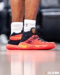 开云体育app下载-西部垫底球队比赛现场，球员球鞋成焦点|田曦薇|任豪|照相馆|乘风|看点_新浪体育_新浪新闻